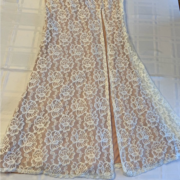 PROM? 😍 NWT White Floral Lace Halter Gown Beaded Belt Juniors 5 Nude Lining - Picture 13 of 16